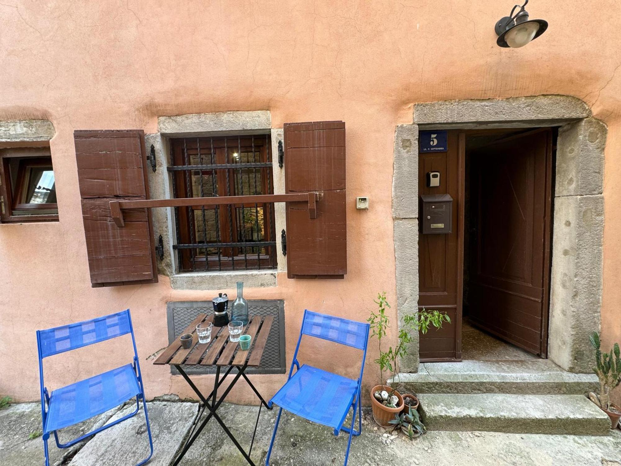 Kate'S Townhouse Buzet Exterior foto